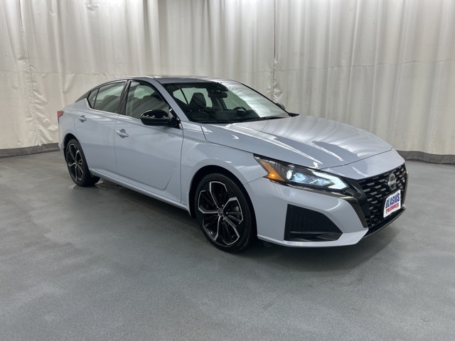 2023 Nissan Altima SR