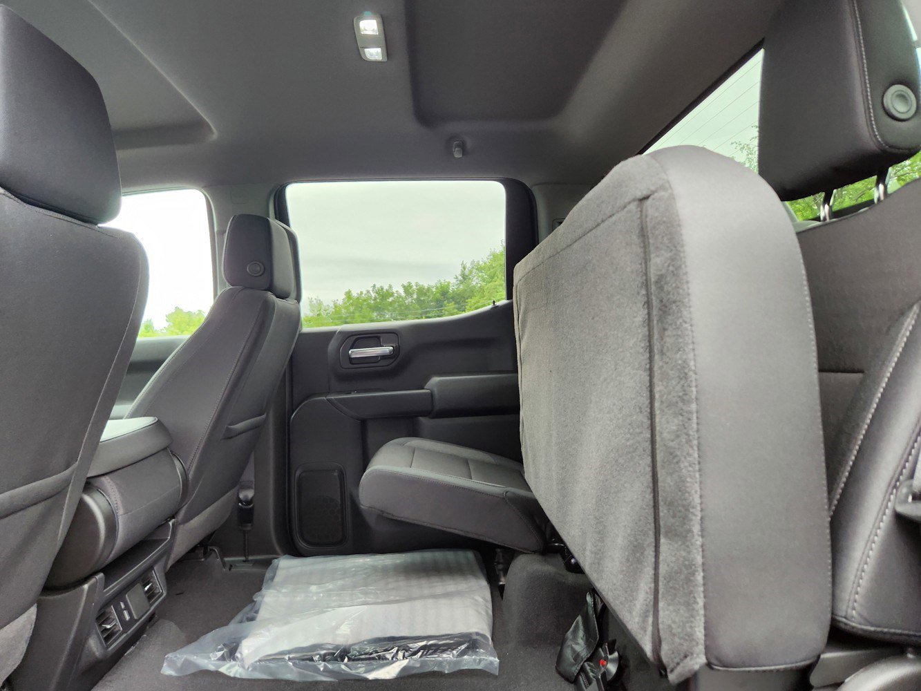 2025 Chevrolet Silverado 1500 Custom photo 16