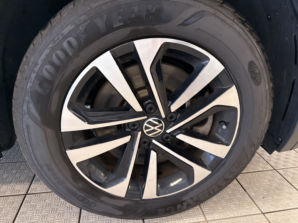 2022 Volkswagen Tiguan S photo 3