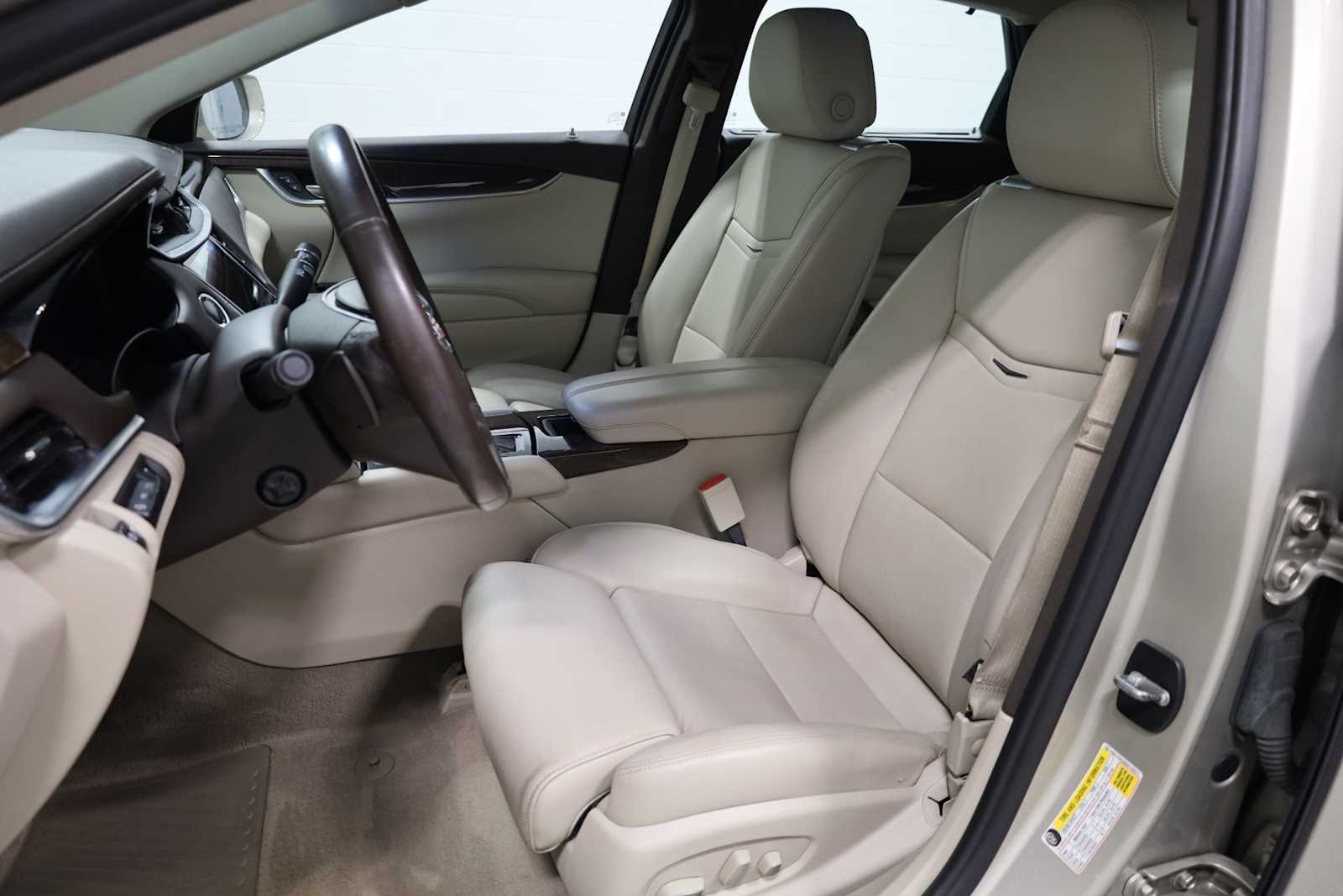 2013 Cadillac XTS Premium photo 5