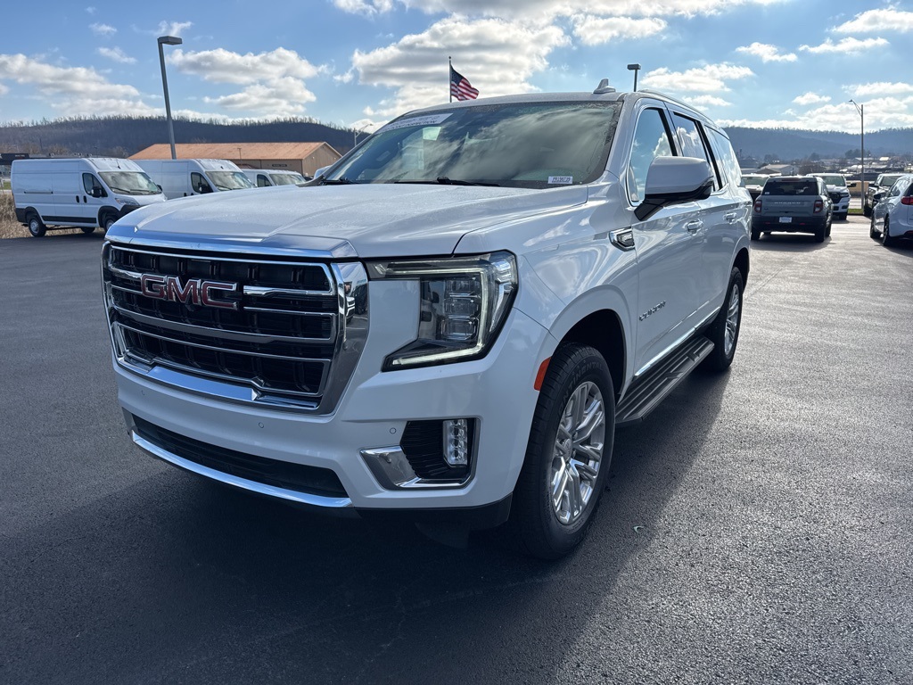 2023 GMC Yukon SLT's photo