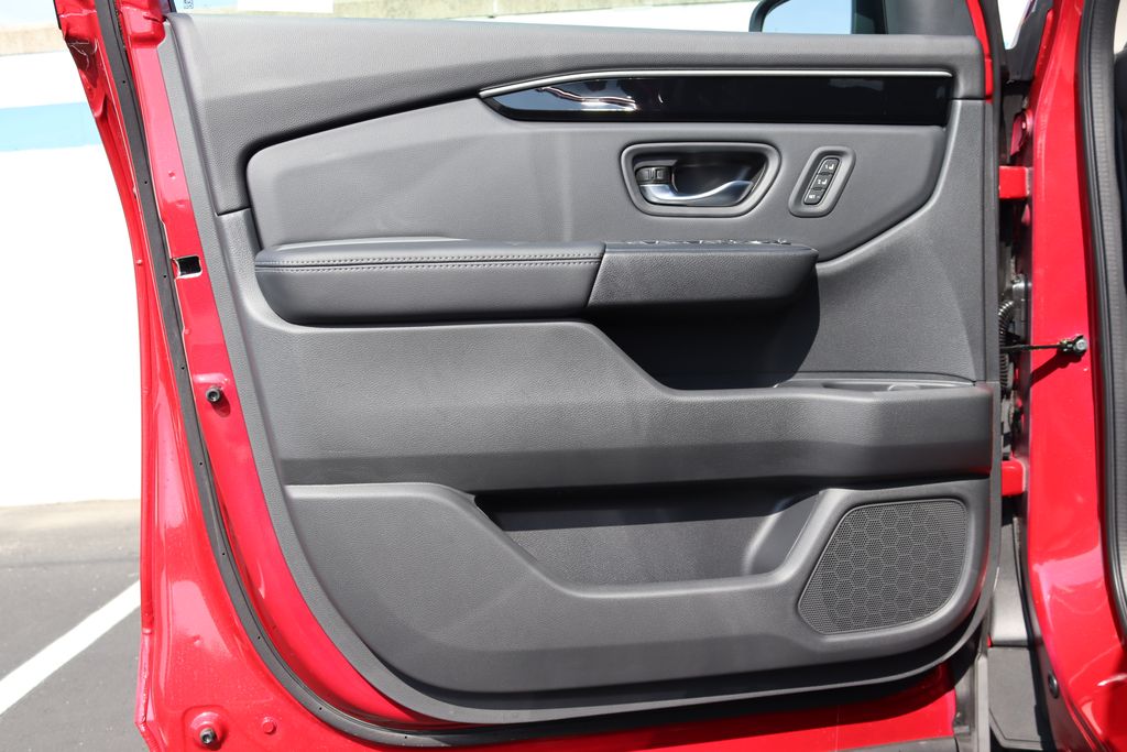 2025 Honda Pilot Touring photo 30