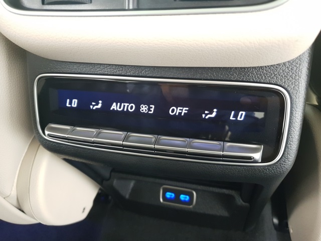 2025 Mercedes Benz GLS 450 4MATIC photo 15