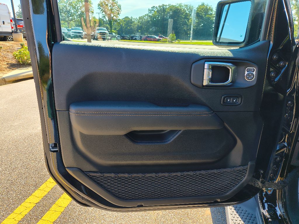 2023 Jeep Wrangler High Altitude photo 11