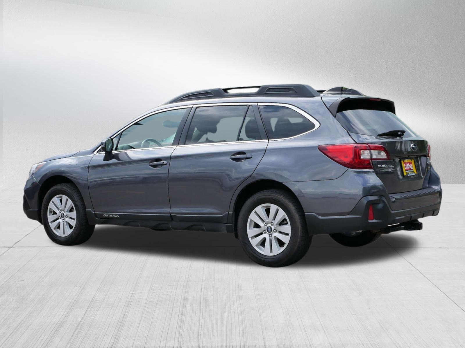 2019 Subaru Outback Premium photo 5