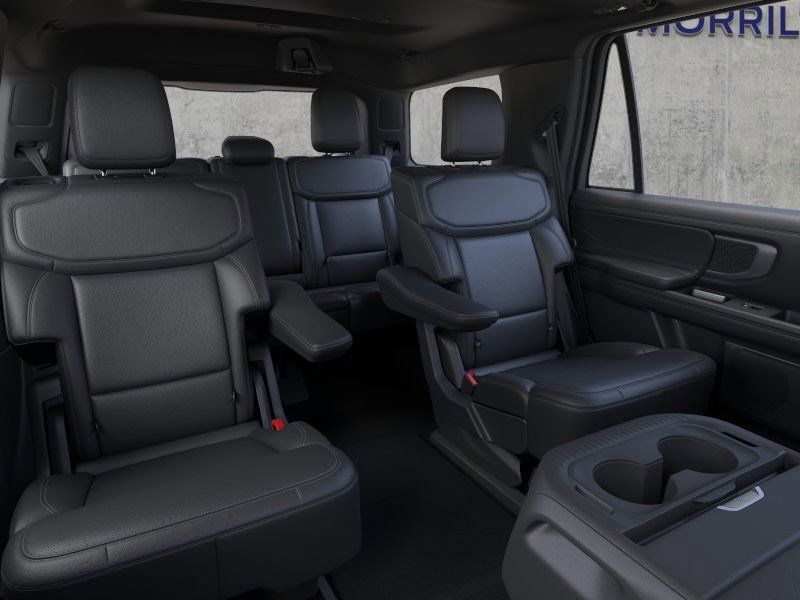 2025 Ford Expedition Platinum photo 4
