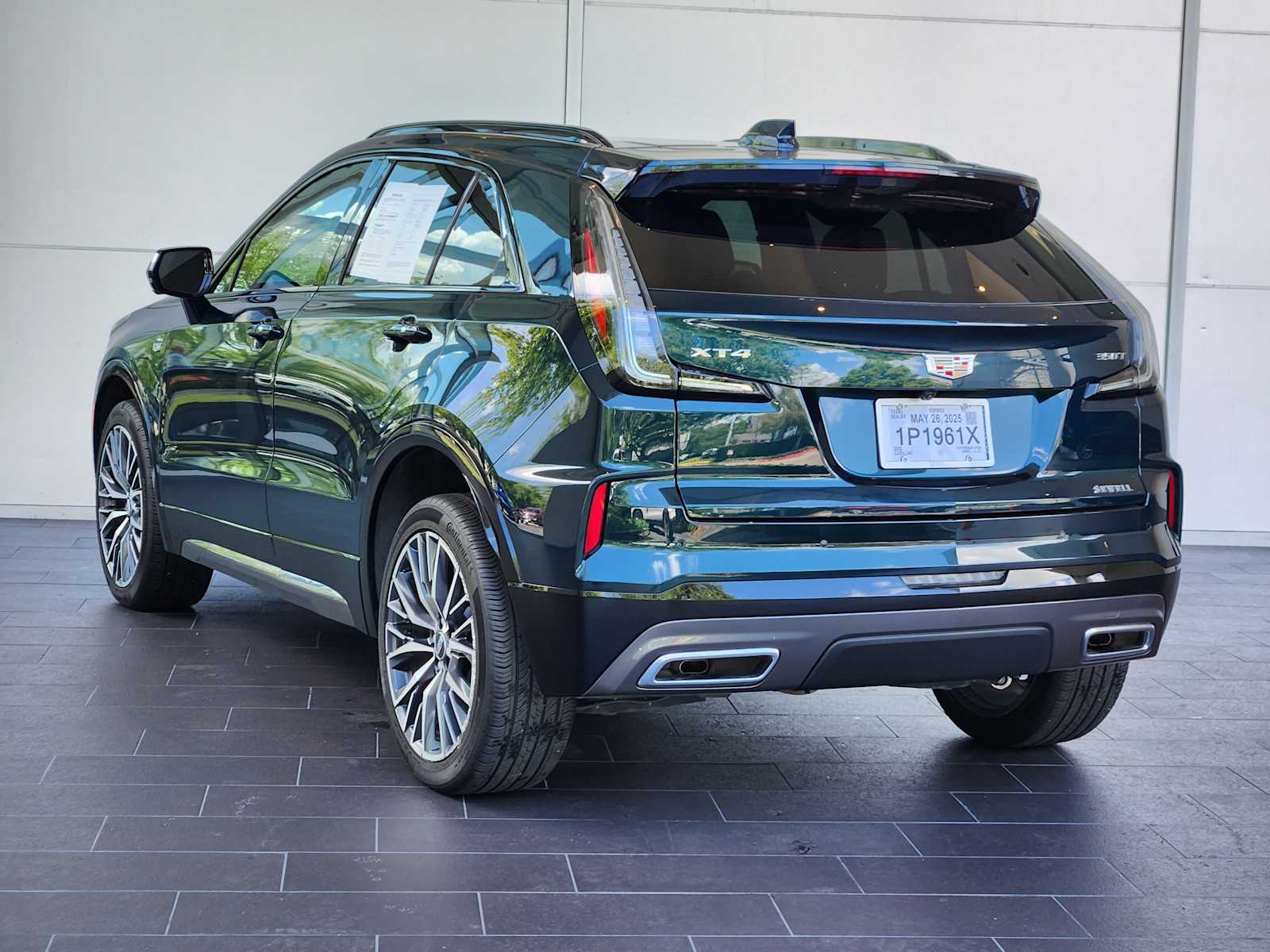 2025 Cadillac XT4 Sport photo 4
