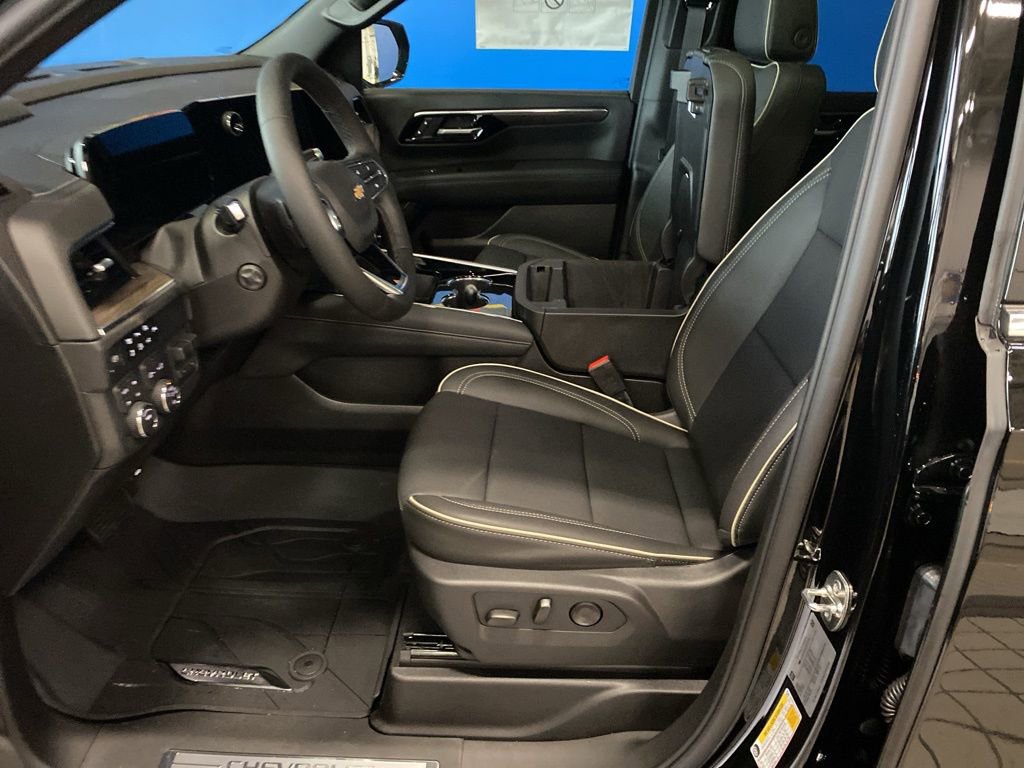 2026 Chevrolet Tahoe Premier photo 3