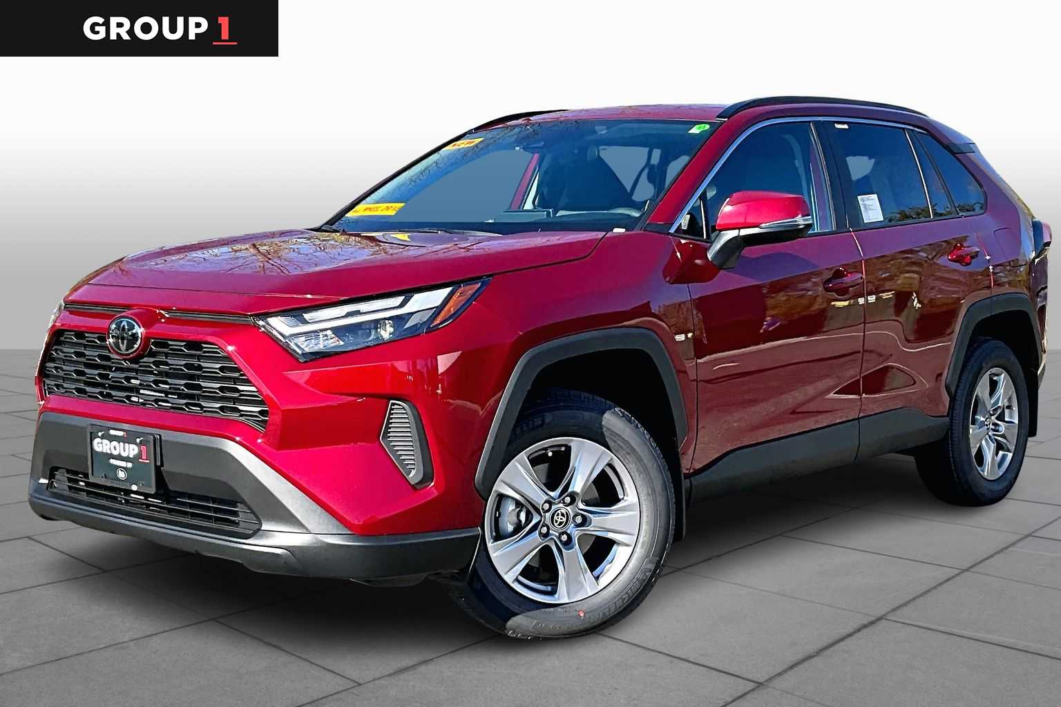 2025 Toyota RAV4 XLE's photo