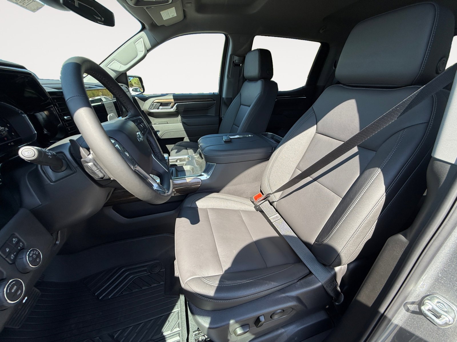 2025 Chevrolet Silverado 1500 RST photo 10