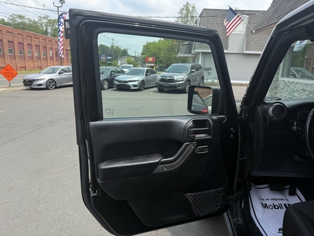 2017 Jeep Wrangler Willys Wheeler photo 14