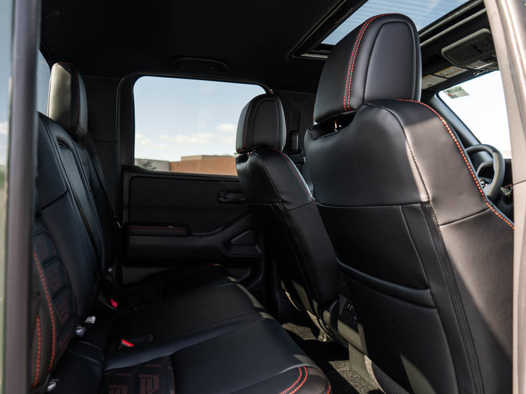 2026 Nissan Frontier PRO-4X photo 8