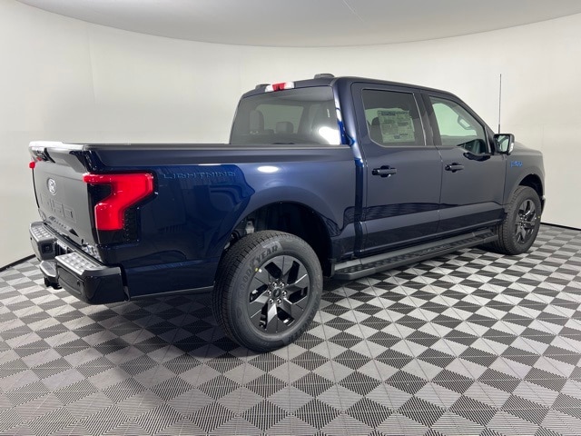 2025 Ford F-150 Lightning photo 4