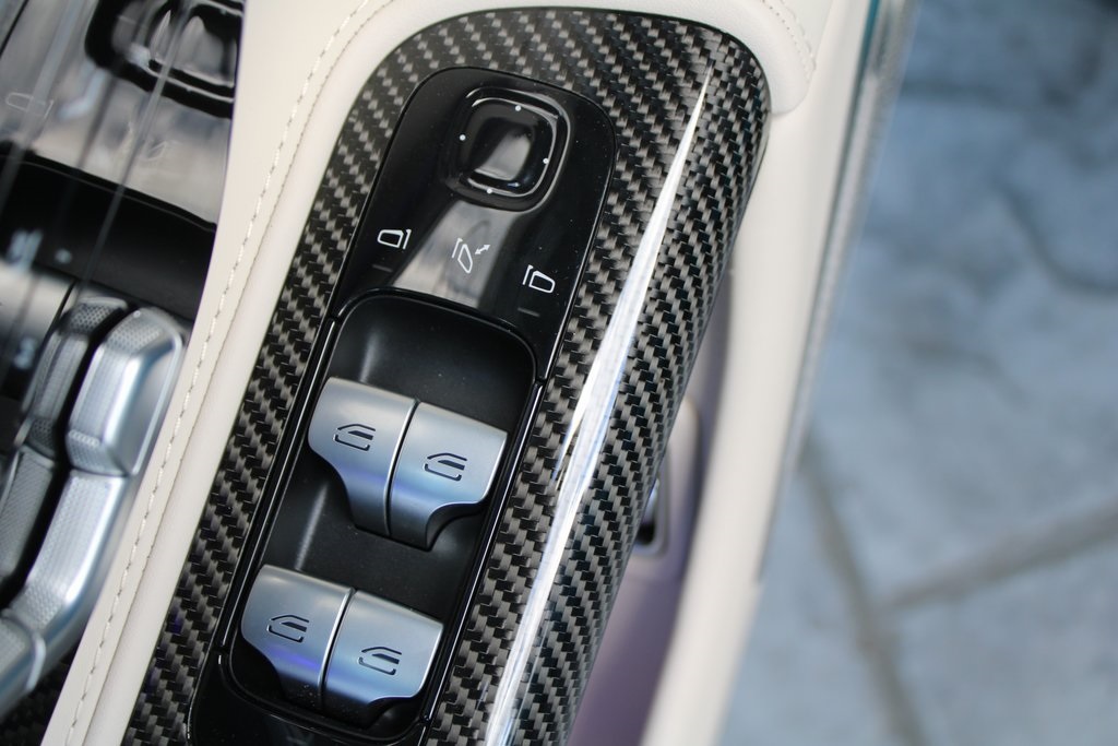 2024 Mercedes Benz SL AMG 63 photo 33