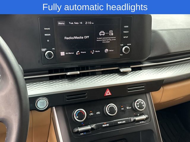2023 Kia Carnival LX photo 16