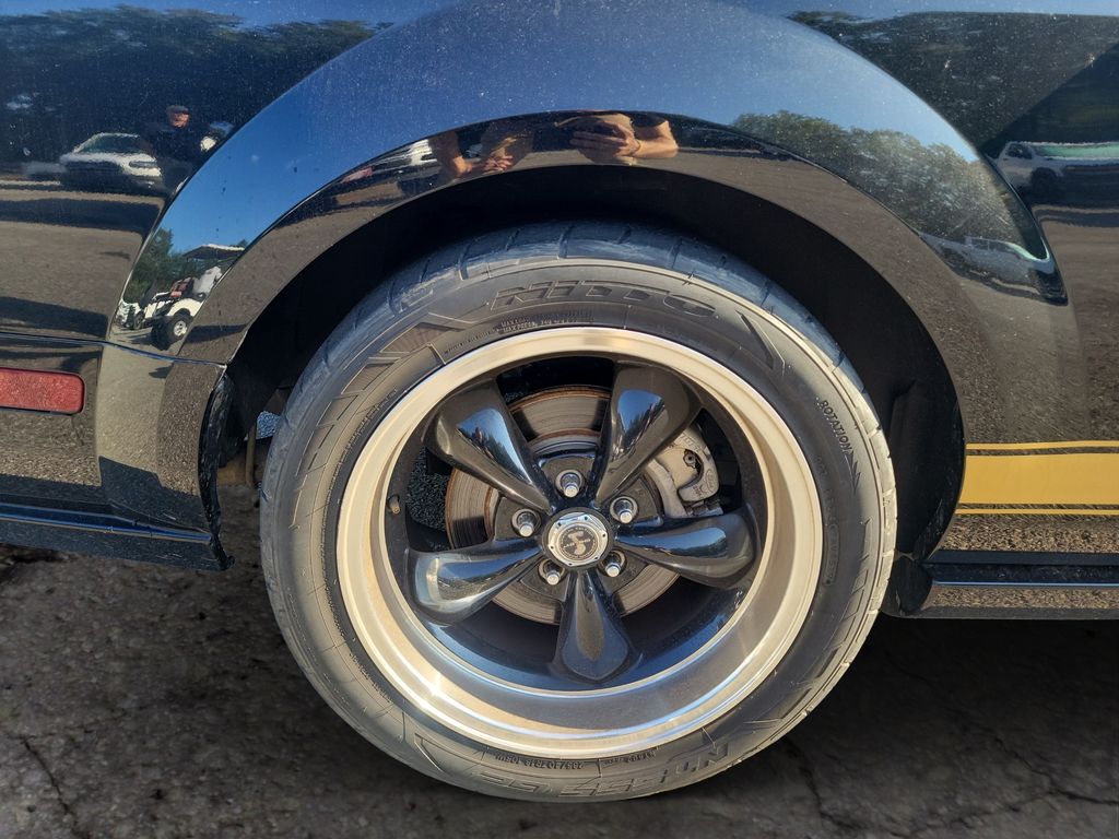 2006 Ford Mustang GT photo 11