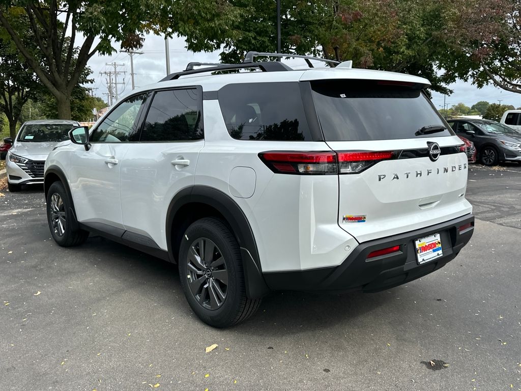 2025 Nissan Pathfinder SV photo 3
