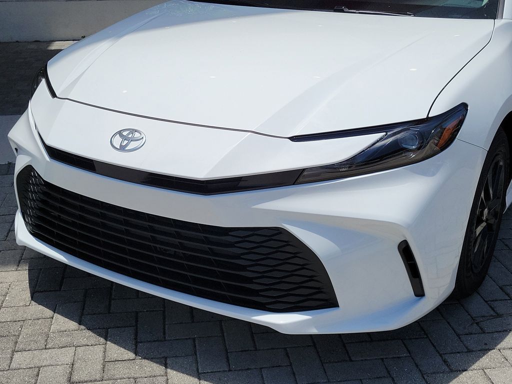 2025 Toyota Camry LE photo 10