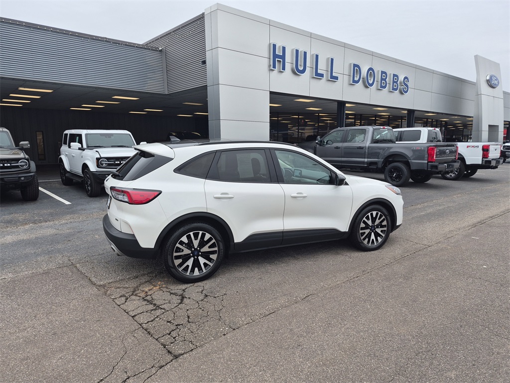 2020 Ford Escape SE Sport Hybrid photo 4