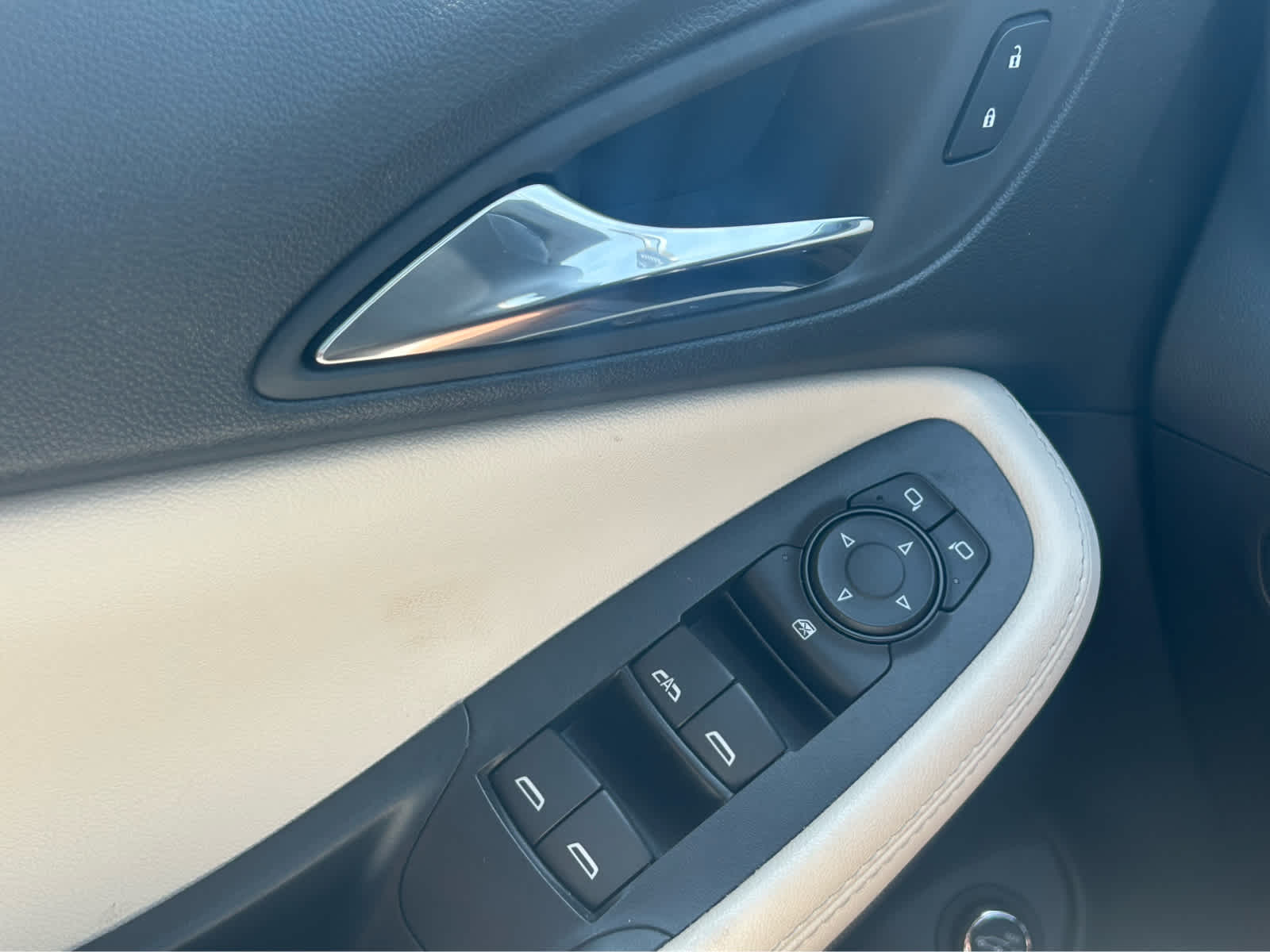 2024 Buick Encore GX Sport Touring photo 9