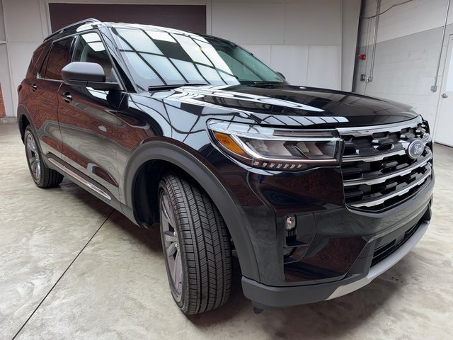 2025 Ford Explorer photo 7