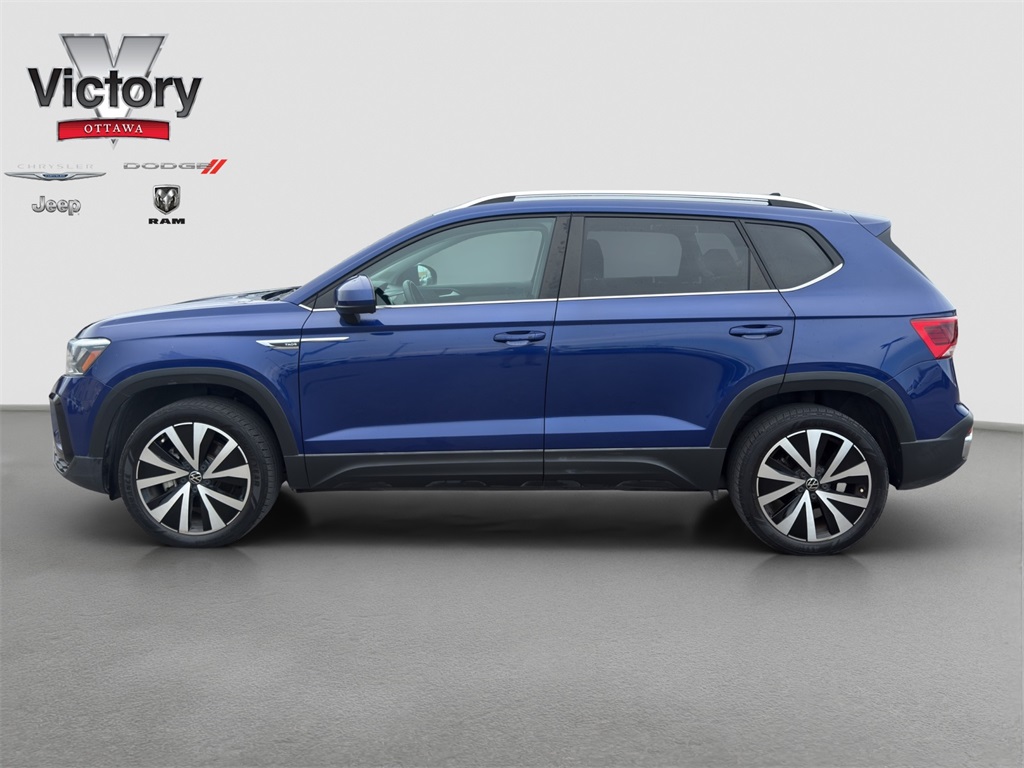 2022 Volkswagen Taos SE photo 3