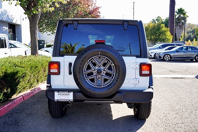 New 2026 Bright White Clear-Coat Exterior Paint Jeep Sport S image 10