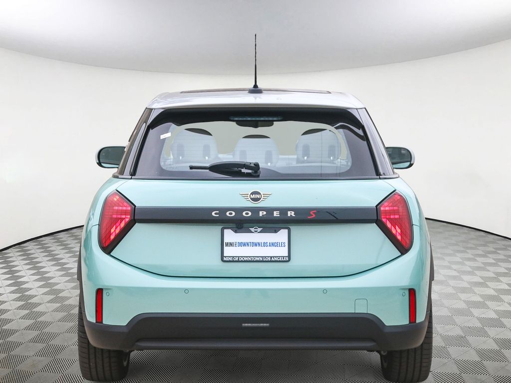 2026 Mini Cooper 4 Door Hardtop S Iconic photo 5