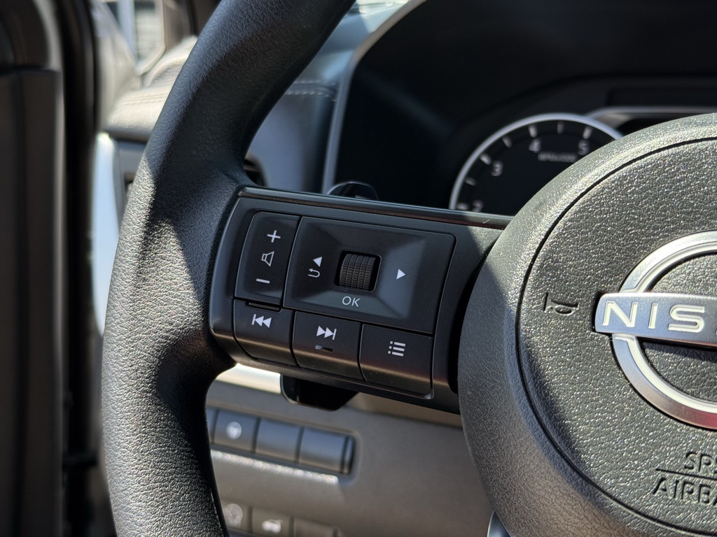 2024 Nissan Rogue SV photo 15