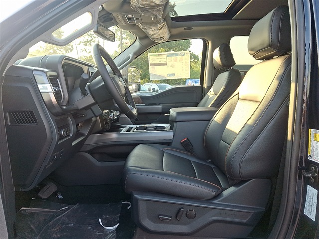 2025 Ford F-350 Lariat photo 5