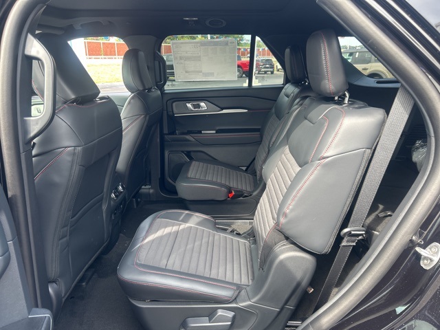 2025 Ford Explorer ST-Line photo 11
