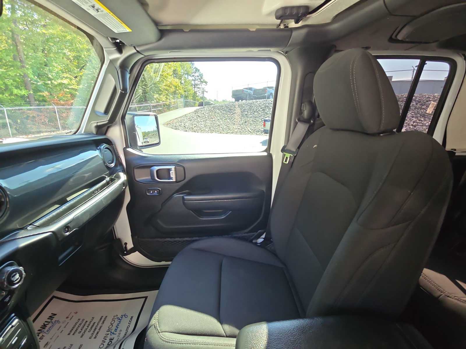2022 Jeep Gladiator Altitude photo 13
