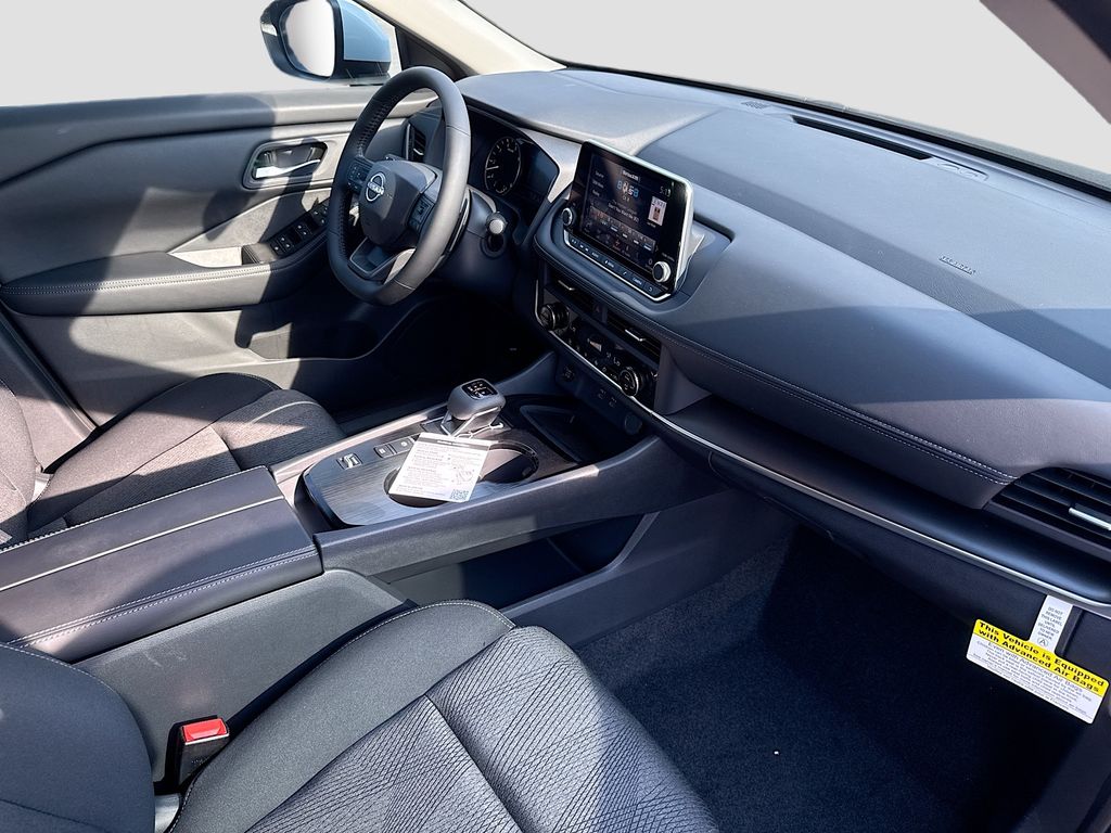 2026 Nissan Rogue SV photo 20