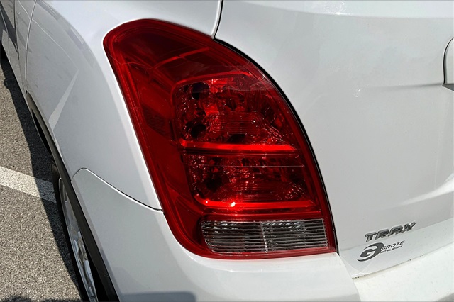 2020 Chevrolet Trax LS photo 28