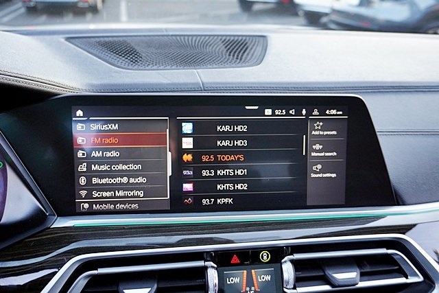 Used 2020 White BMW sDrive40i image 28