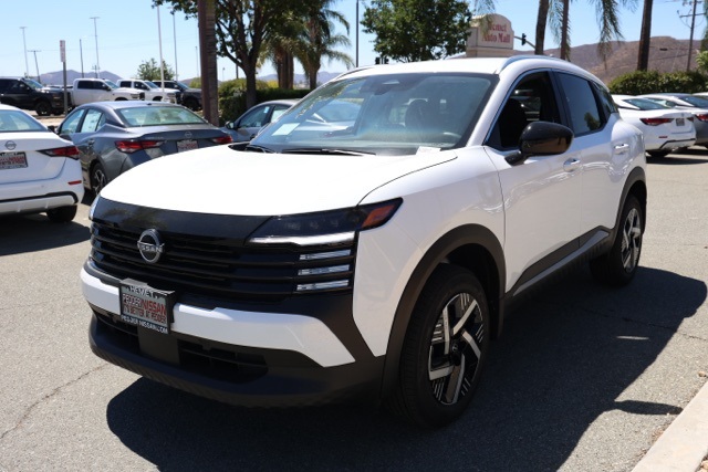 2026 Nissan Kicks SV photo 5
