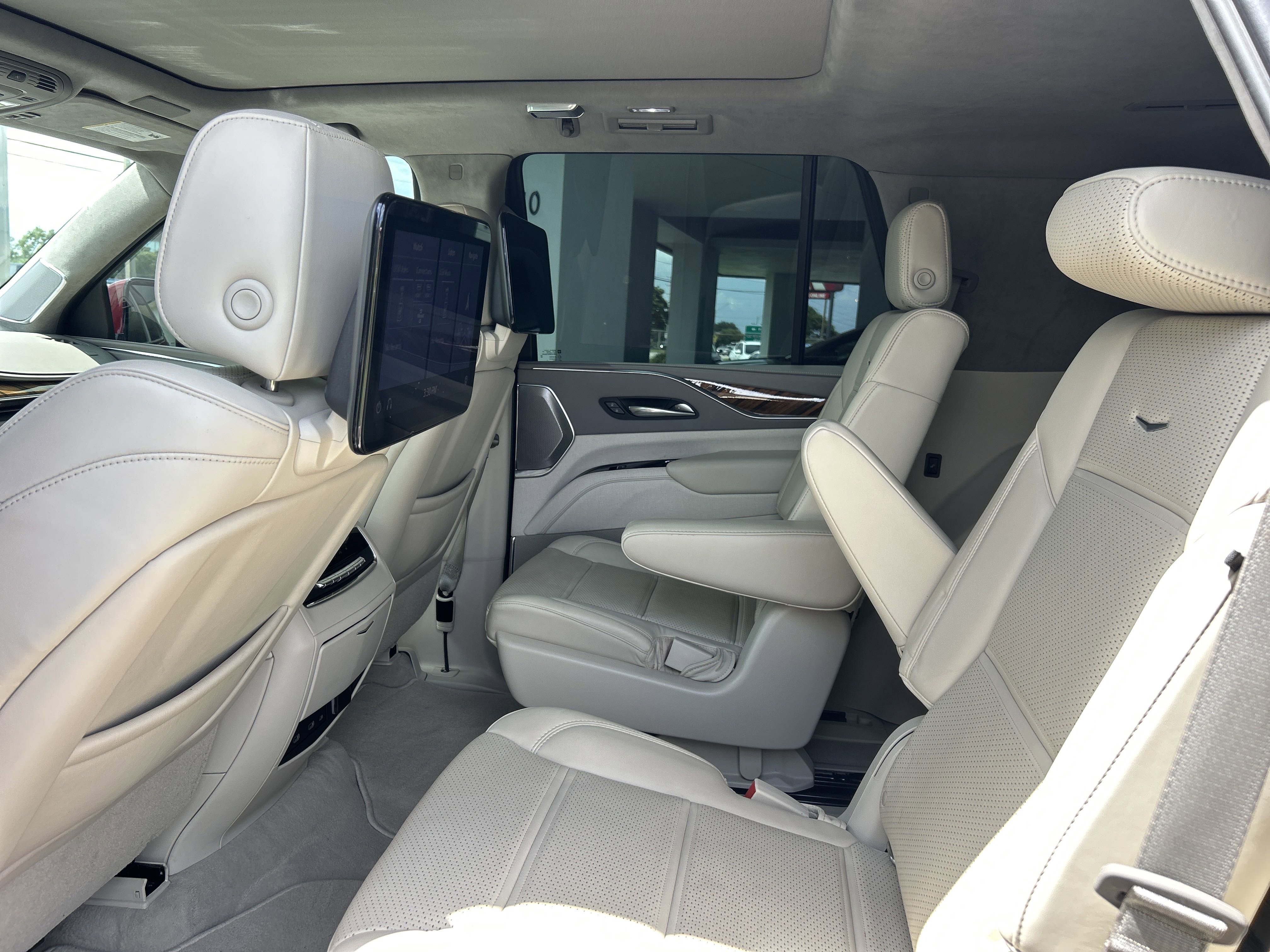 2021 Cadillac Escalade Premium Luxury Platinum photo 9