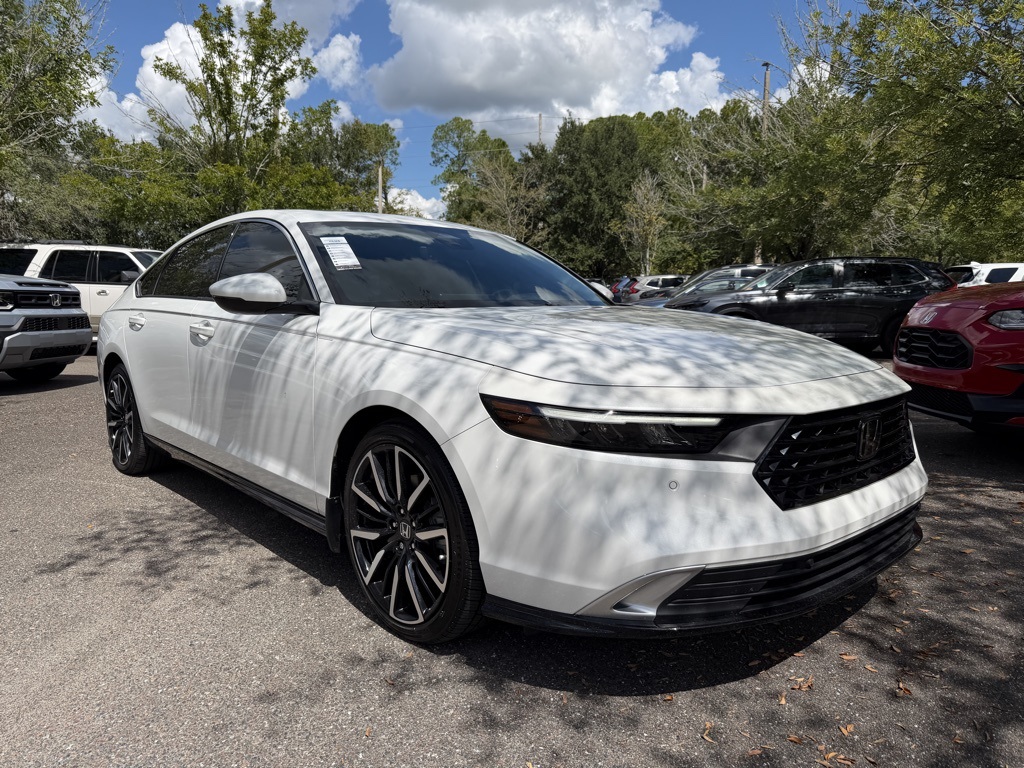 2023 Honda Accord Hybrid Touring's photo