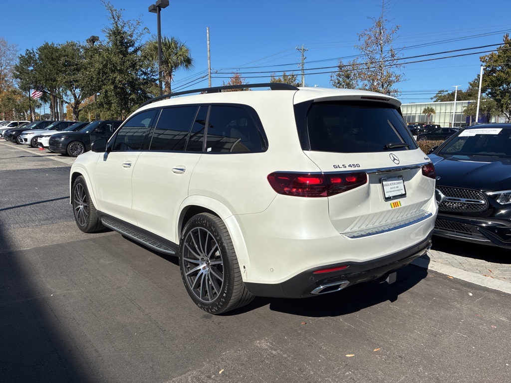 2024 Mercedes Benz GLS 450 4MATIC photo 2