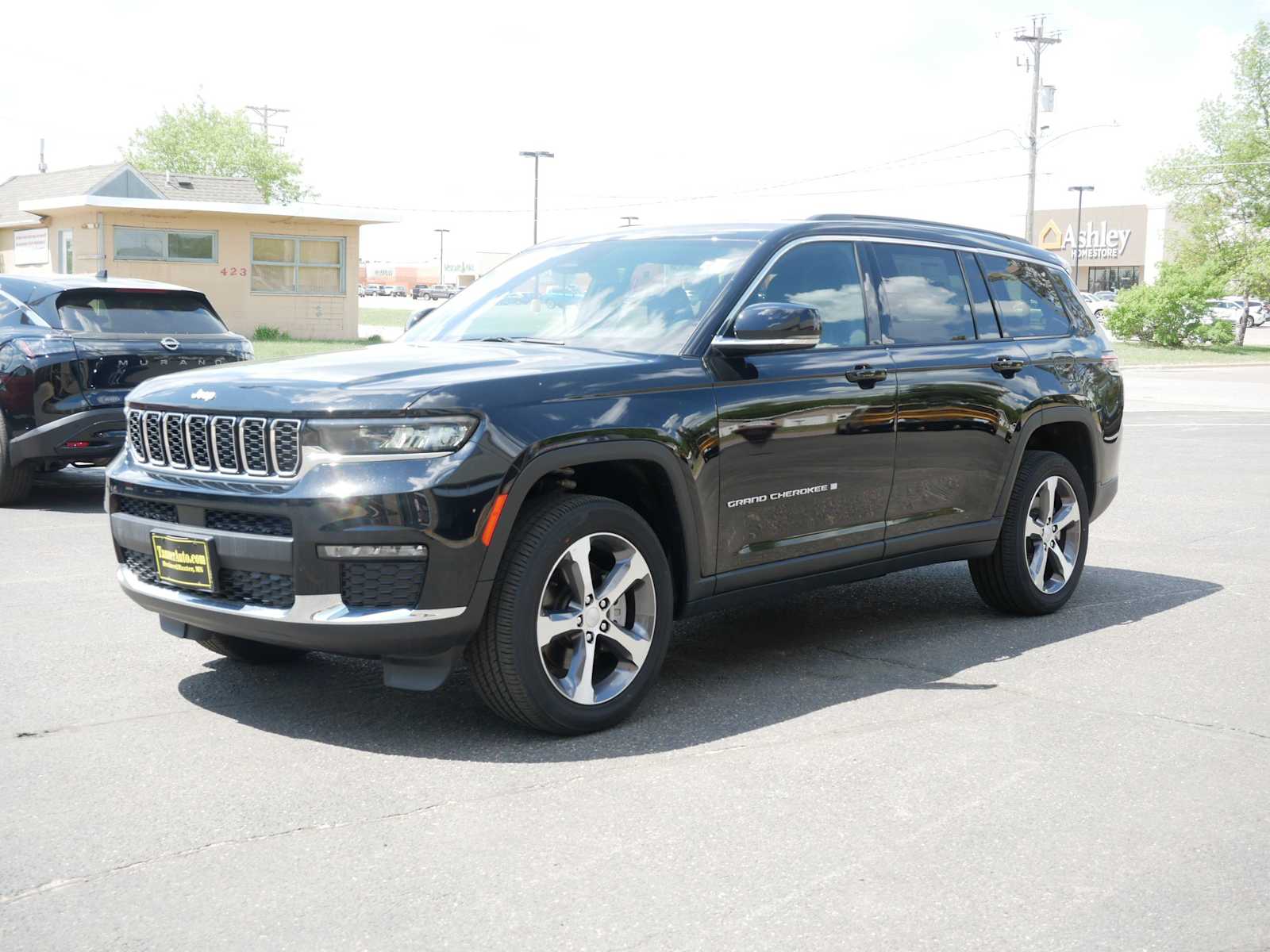 2024 Jeep Grand Cherokee Limited photo 3