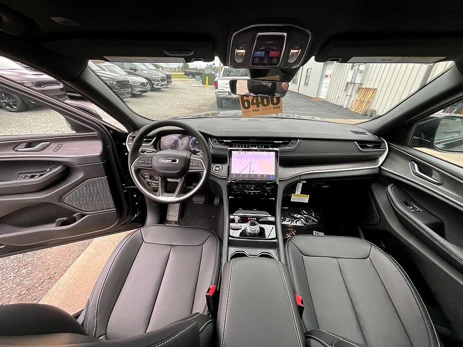 2025 Jeep Grand Cherokee Limited photo 33