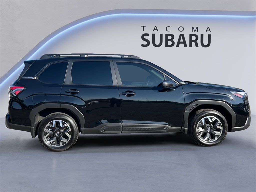 2025 Subaru Forester Premium Base photo 5