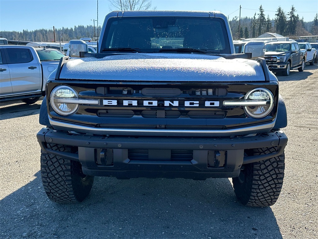 2024 Ford Bronco Outer Banks photo 2