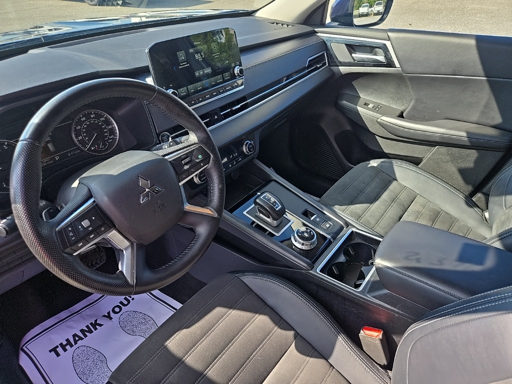 2024 Mitsubishi Outlander SE photo 12