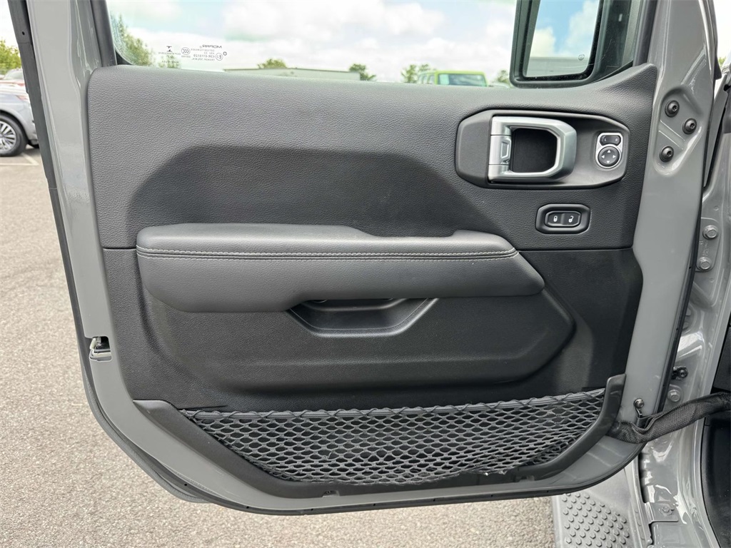 2022 Jeep Wrangler Unlimited Sahara 4xe photo 25