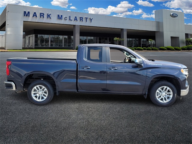 2023 Chevrolet Silverado 1500 LT photo 2