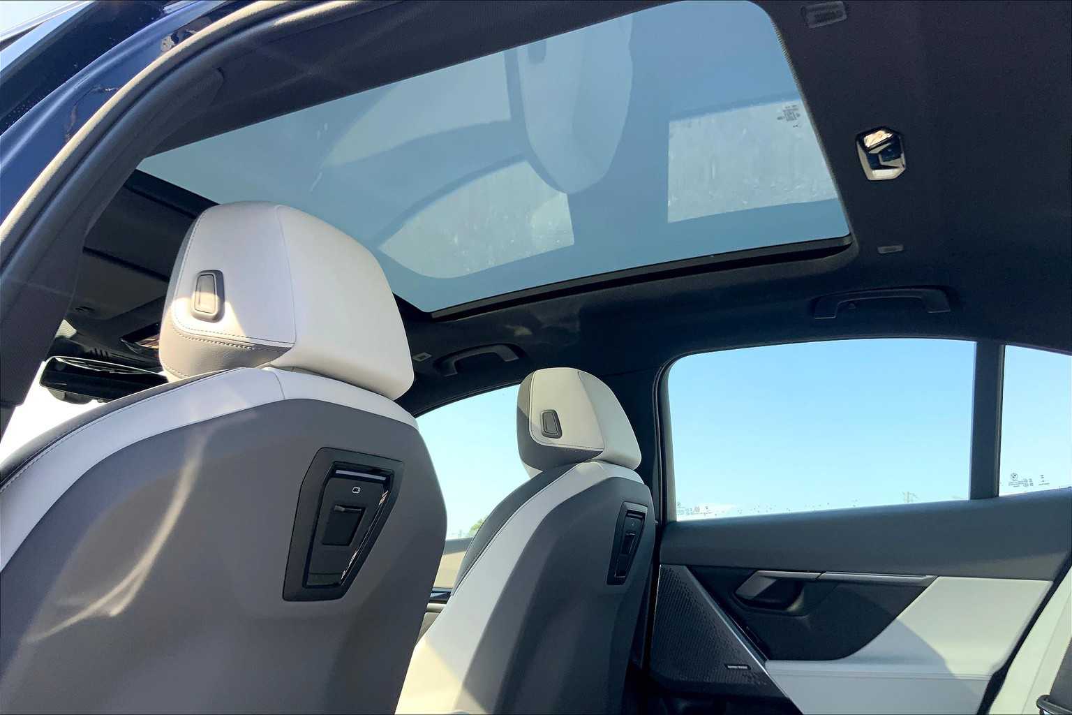 2026 Bmw 550e xDrive photo 18