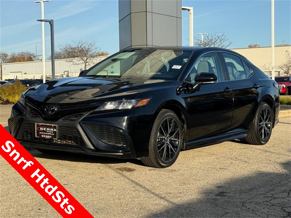 2022 Toyota Camry SE photo 3
