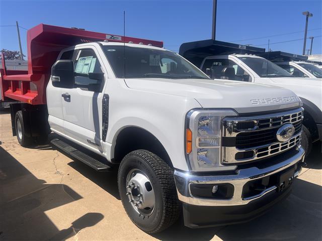 2023 Ford F-350 XL photo 3