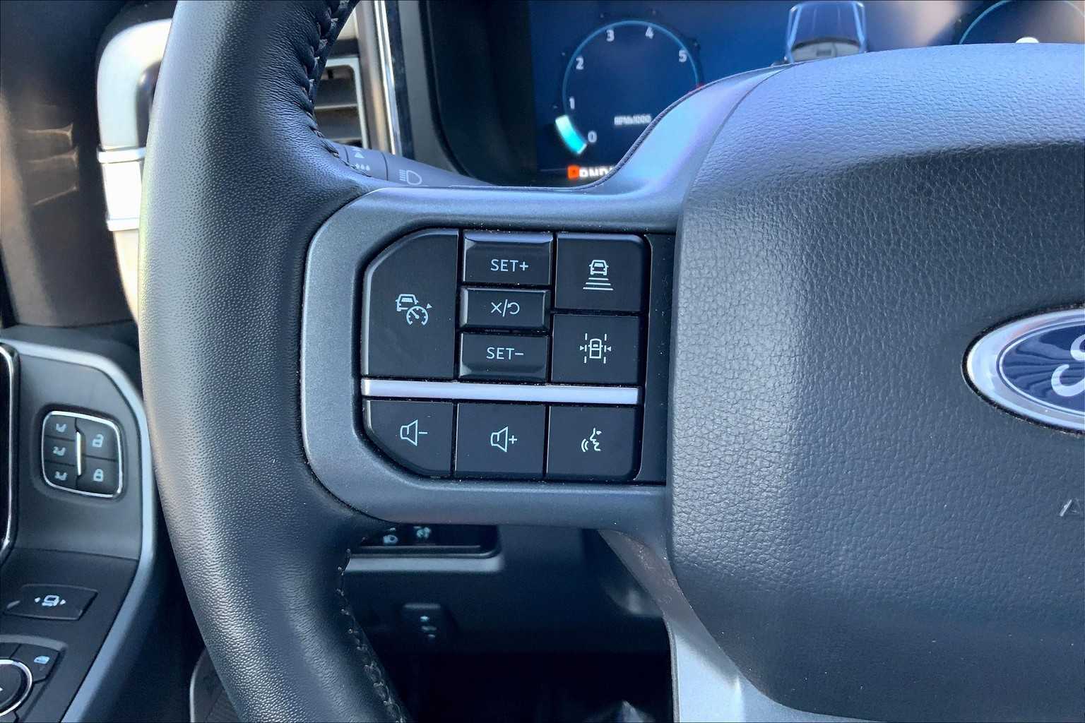 2024 Ford F-250 Lariat photo 22